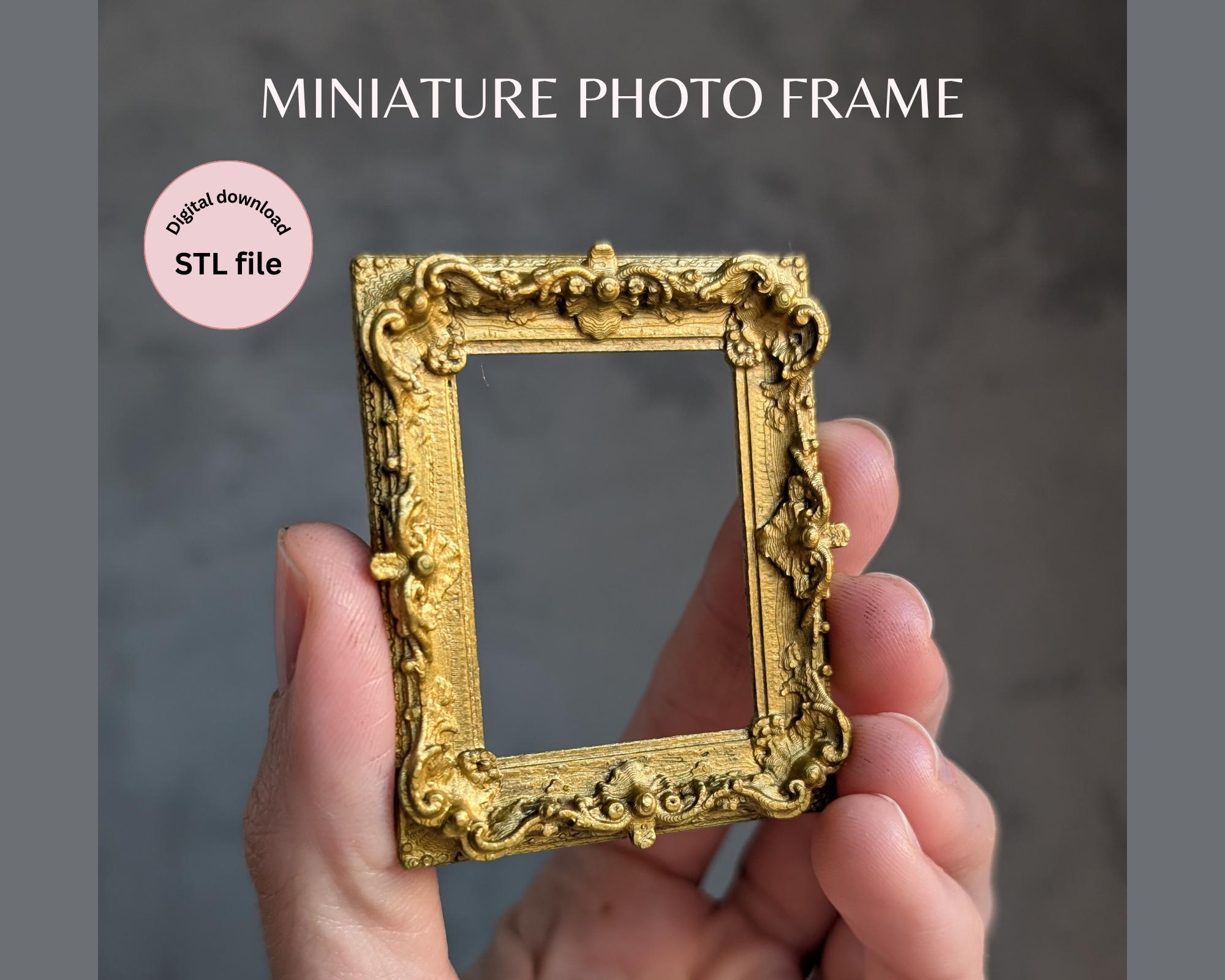 Cornice Miniatura Oro A Forma Di Cuore Vuoto – Scala 1:12, Town Square Miniatures