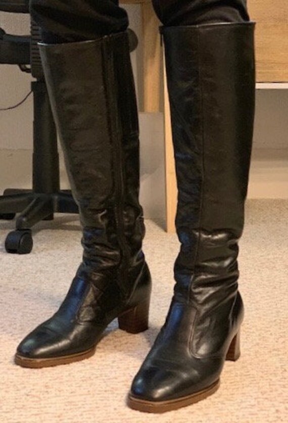 leather boots with zipper