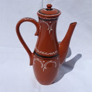 Vintage portugisisk terrakottakanna, handmålad brun keramik, 1980-talet