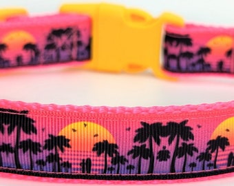 Hundhalsband i Miami Beach med solnedgång / Retro Vice-palmer från 80-talet