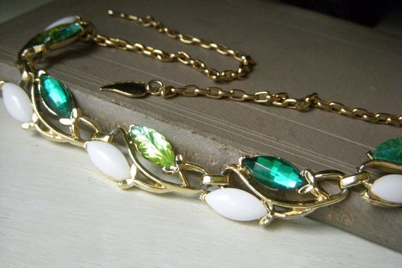 Vintage Green and White Leaf Necklace, Rhinestone… - image 4