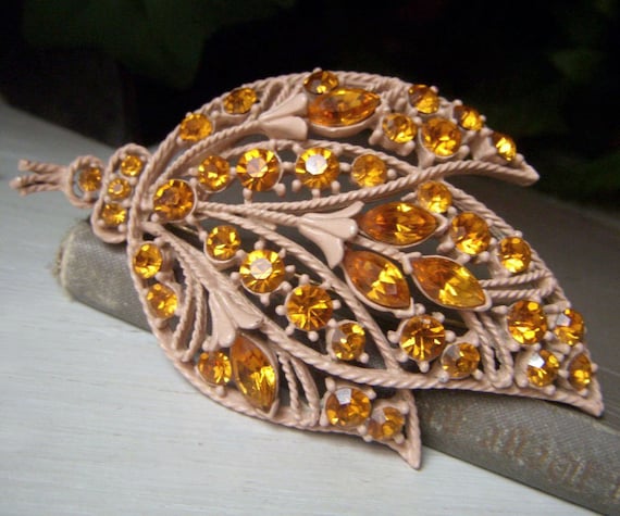 Vintage Topaz Rhinestone Leaf Brooch with Peach E… - image 1