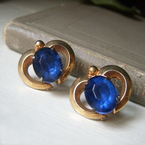Lisner Blue Rhinestone Screw Back Earrings, Vintage Sapphire Color Prong Set, Mid Century Earrings, Signed Costume Jewelry