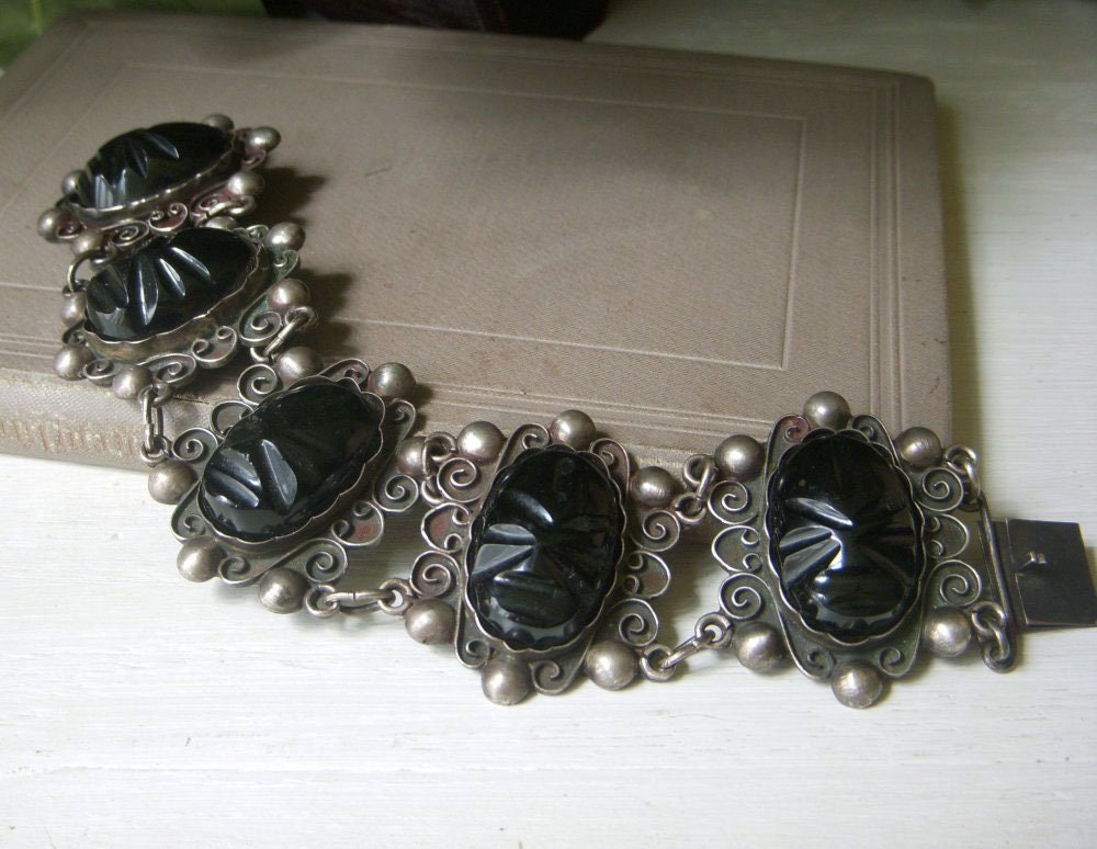 Vintage Mexico Aztec Bracelet, Sterling Silver, Black Onyx  display picture 3