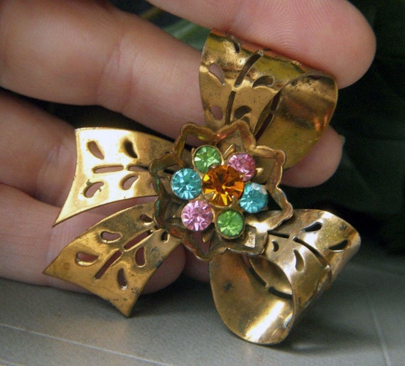 Vintage Coro Bow Brooch, Rare Signed Coro 1940's Goldtone Vintage Coro Bow Brooch, Rare Signed Coro 1940's Goldtone