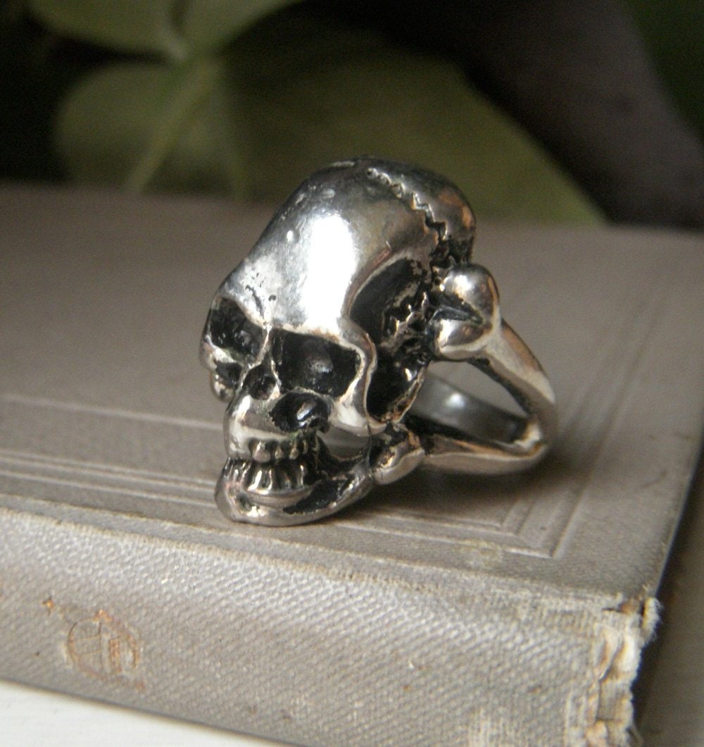 Vintage Silver Skull Ring, Size 6.75, Split Shank, Gothic Skeleton Head Ring, Nice Detail