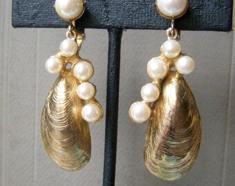 Vintage Clam Shell and Faux Pearl Clip-on Earrings, Mussel Dangle, Goldtone and Cream