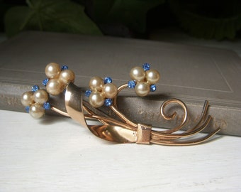 Vintage Floral Spray Brooch, Sapphire Blue Rhinestone, Large 3.25 Inch Faux Pearl Pin, 1940's Jewelry