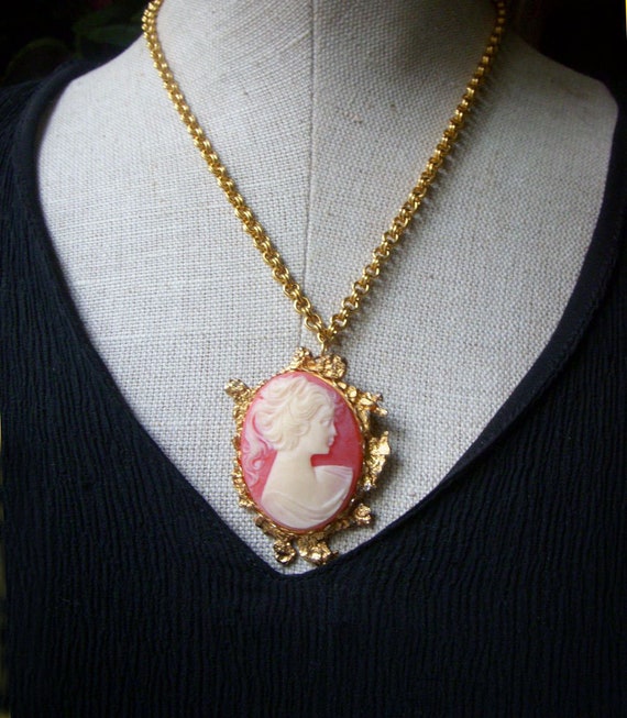 Collier Vintage Camée Fleur Baroque - Métal Argenté - Pas Une Reproduction - Bon État