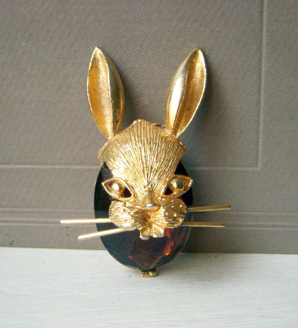 Vintage Rabbit Brooch, Bunny Head Pin, Topaz Brown Glass Vintage Rabbit Brooch, Bunny Head Pin, Topaz Brown Glass