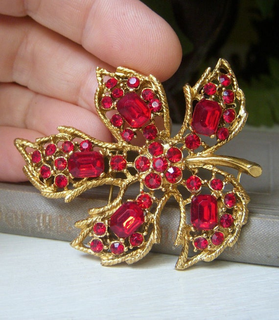 Brooches for Women Vintage Green Leaf Brooch Leaf Brooch Men And Women  Collar Pins Rhinestones Clothing Accessories Brooches in Jewelry