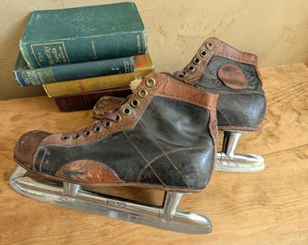 Vintage Leather Ice Skates Mens Womens Figure Skates Retro  display picture 1