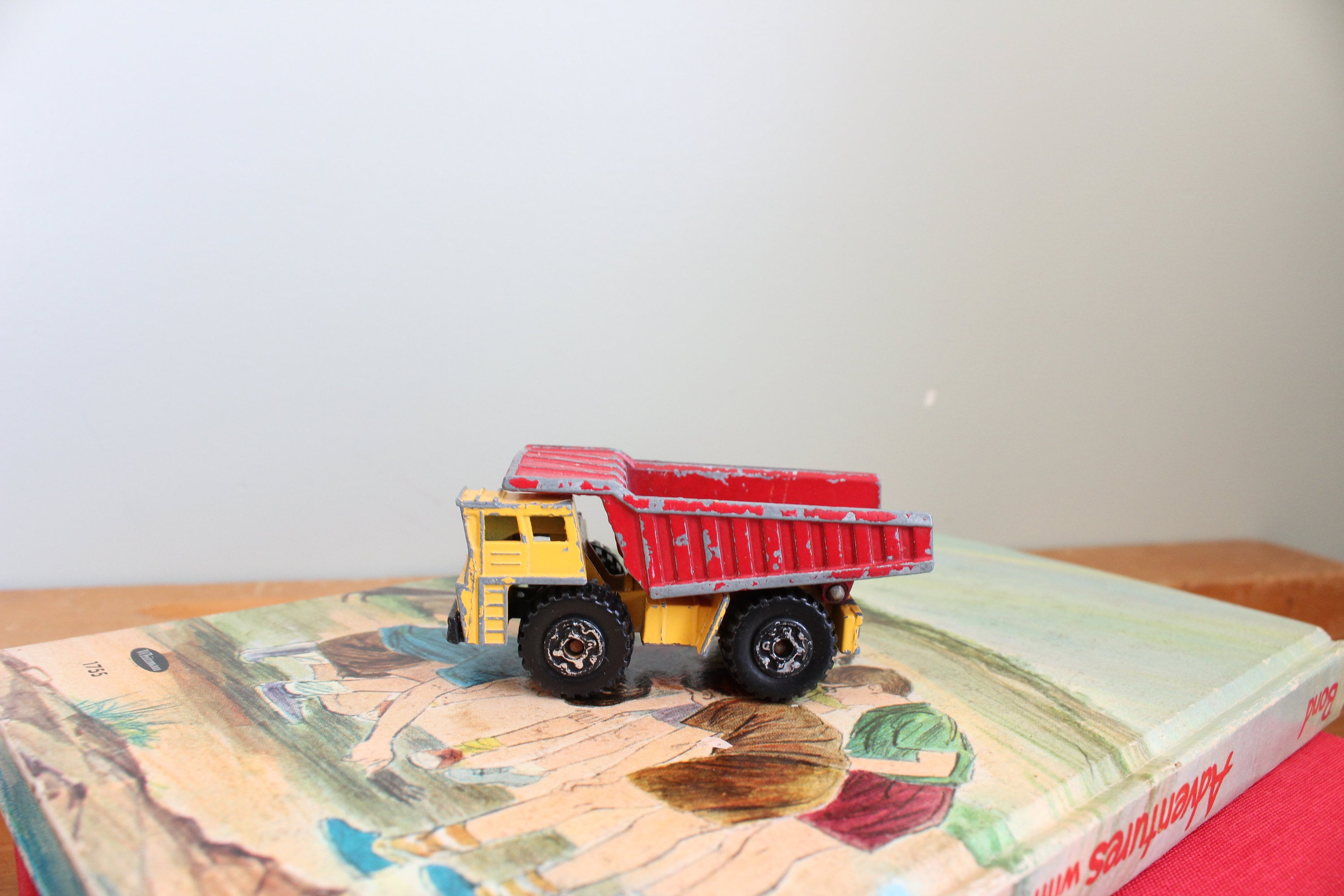 matchbox dump truck 1989
