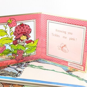 Strawberry Shortcake Folding Desktop Picture, 10x5 Inches Unfolded