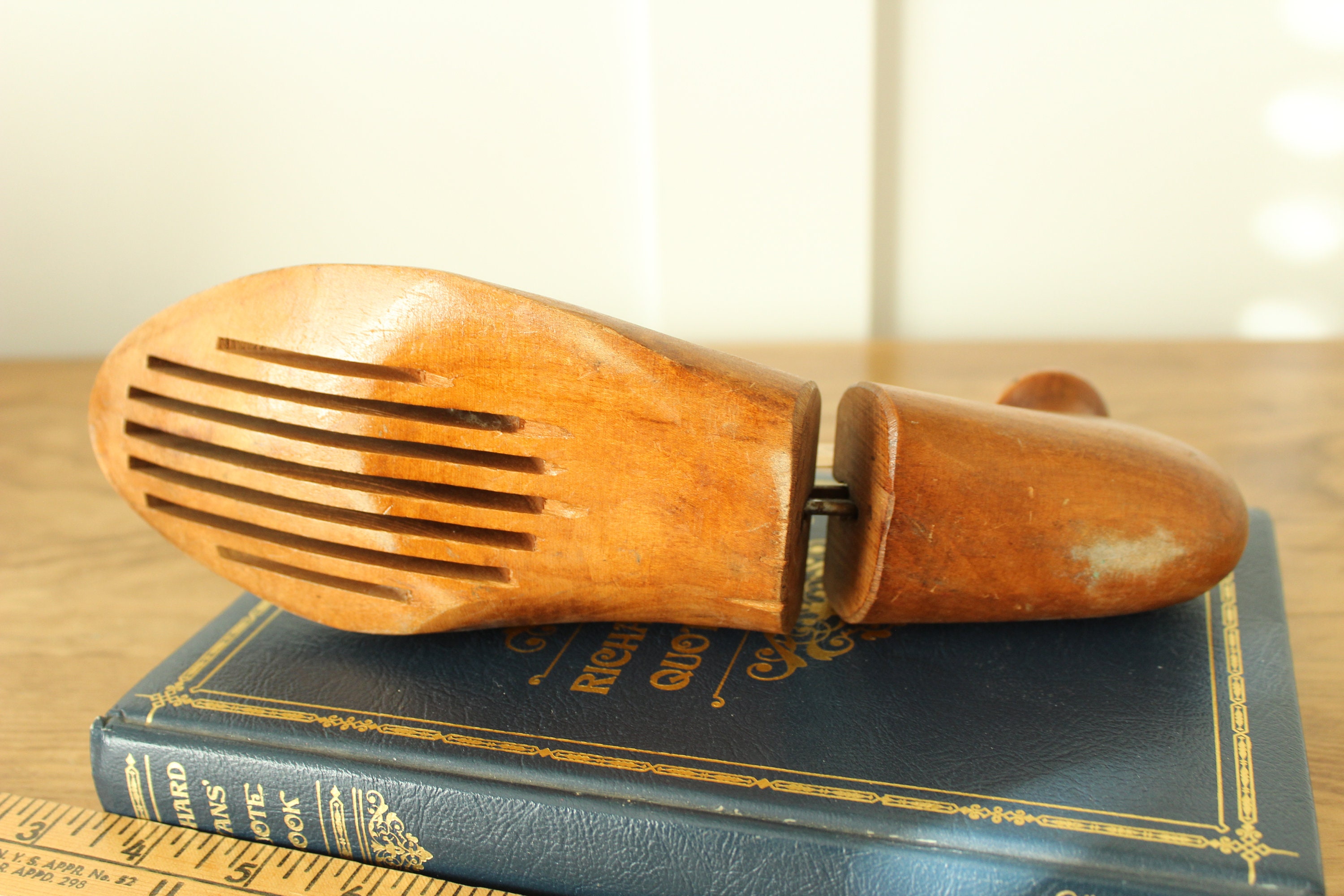 florsheim men's woodard shoe tree