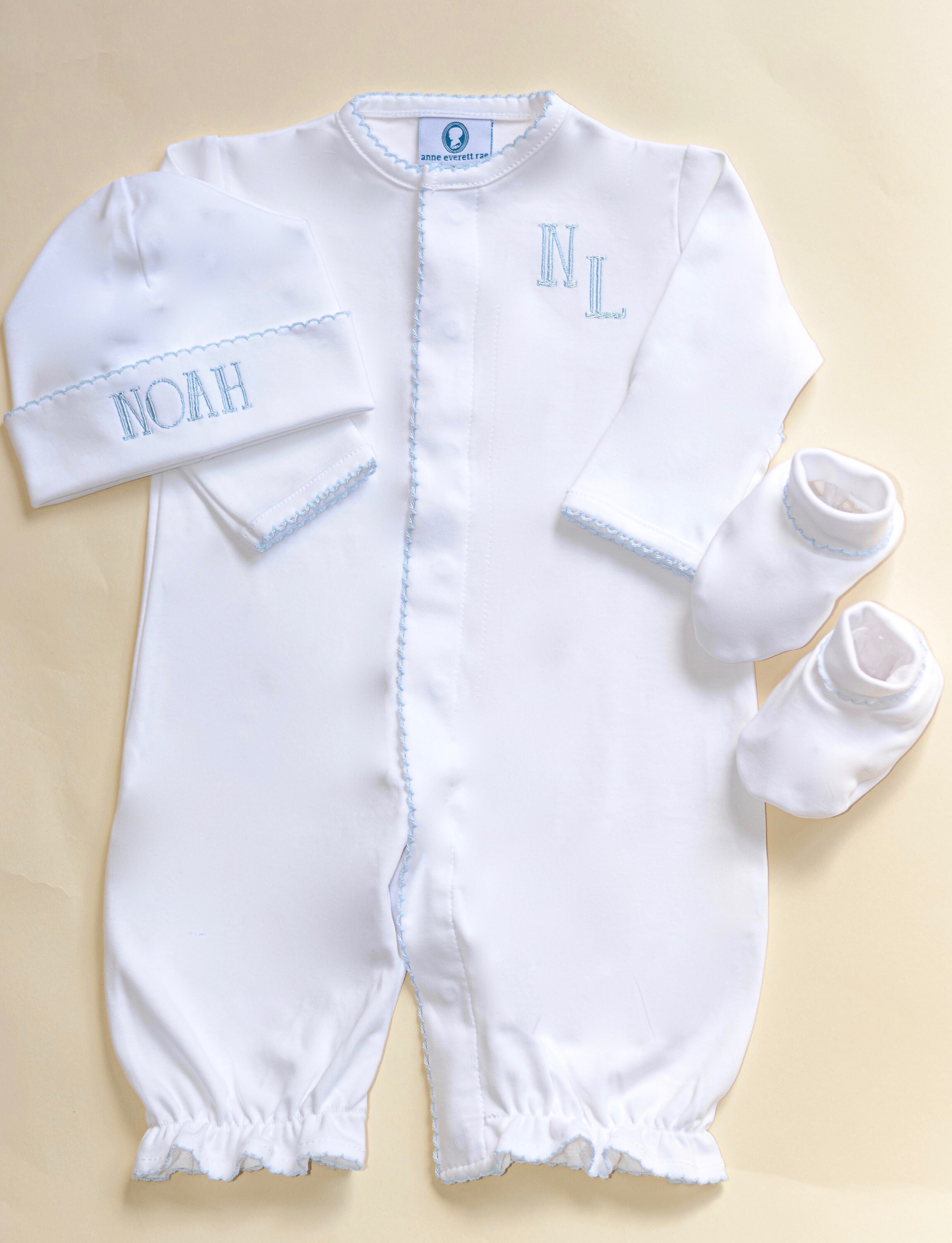 Smocked Sleeper New Baby Gift Monogram Newborn Outfit Pima Cotton Preemie Size Coming Home Footie Kleding Jongenskleding Babykleding voor jongens Kledingsets 