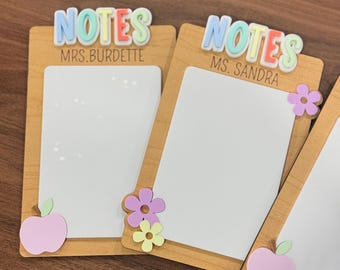 Bloco de notas para agradecimento aos professores, quadro branco