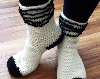 Lace Stripe Slipper Socks Crochet Pattern (Digital PDF)