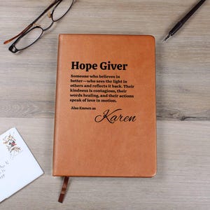 Hoopgever aangepaste gepersonaliseerde naam mentor cadeau speciaal persoon collega camping reisdagboek perfect voor moeder zus vriend oma