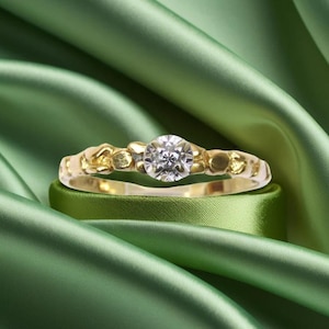 DIAMOND 14K GOLD RING Vintage 14k Solid Yellow Gold Nugget Style Natural Diamond Ring Size 6.5