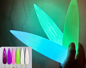 Kp*p Z*ey's Daggers,Glow in the dark Daggers,Z*ey Shin-Kal Luminous Daggers,Z*ey Cosplay Prop,K-p*p Fan Gift,Party Props,Gift for Kids