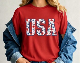 Floral USA Sweatshirt, Patriotic Flower Crewneck, Fourth of July Shirt, Independence Day Outfit, Cute USA Graphic Sweatshirt