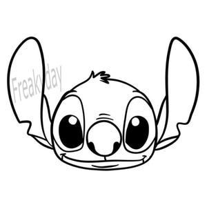Könnte beinhalten: Schwarz-weiß-Zeichnung von Stitch, einer Zeichentrickfigur aus dem Disney-Film Lilo & Stitch. Stitch hat große Augen, ein breites Lächeln und zwei große Ohren.