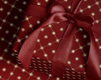 Rollo de papel de regalo navideño con diseño geométrico de estrellas doradas, rollo de papel de regalo navideño de lujo, fondo burdeos rojo oscuro, elegante, clásico, RL, Navidad