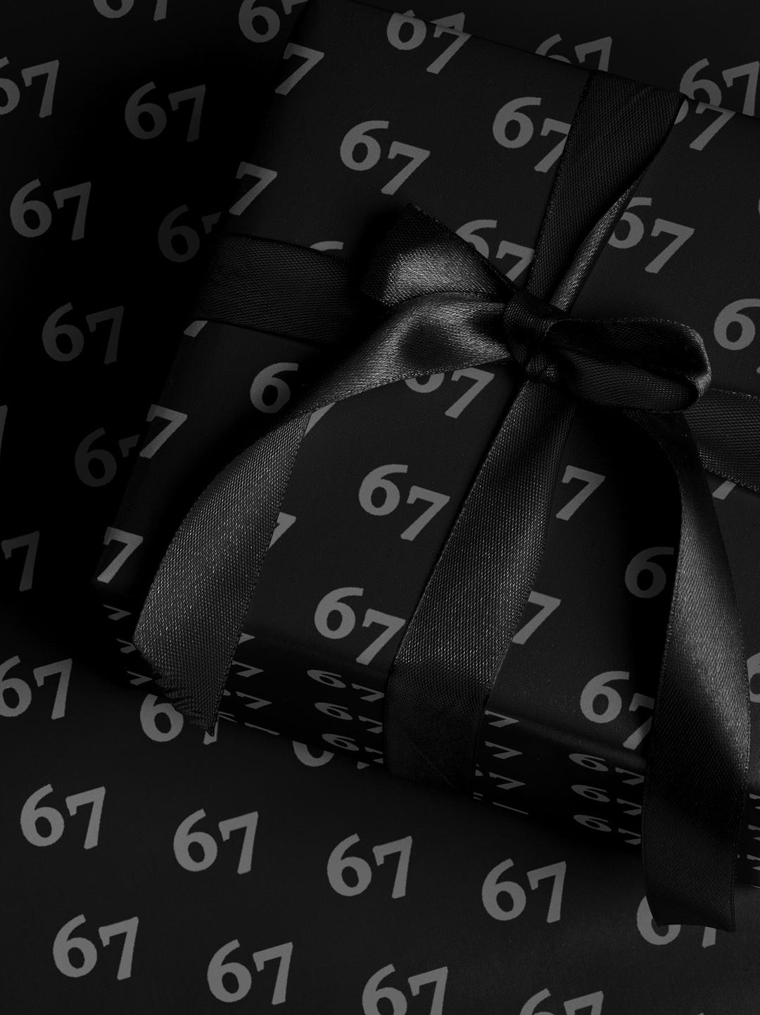 67 Wrapping Paper Roll Gag Gift Wrap for Kids Teens Parents Teachers ...