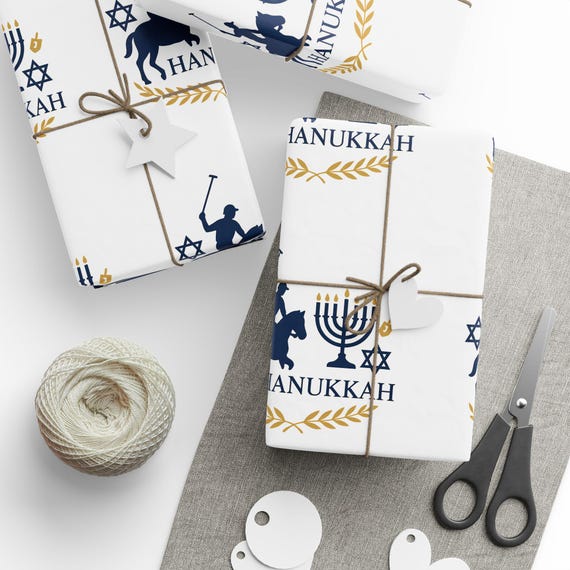 Hanukkah Wreath wrapping paper | Holiday Menorah Pattern