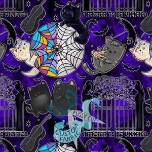 Op de afbeelding: Een paars stoffen ontwerp met cartoonkatten, vleermuizen, spinnenwebben, violen en gotische poorten. De tekst bevat "Nevermore Academy", "I prefer to be vilified" en "Custom Fabric". Het ontwerp heeft een griezelig Halloween-thema.