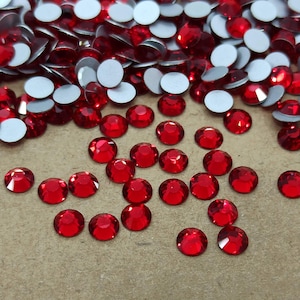 Preciosa ss20 Light Siam No Hot Fix Crystal Rhinestones, Red Crystal Beads, Red Glass Gems, Red Glass Stones, Nail Rhinestones, Nail Gems