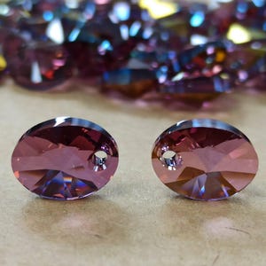 Swarovski Lilac Shadow Crystal Oval Pendant: Elegant Jewelry Making