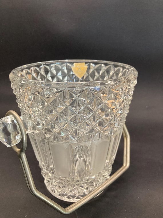 カットクリスタルアイスバケツ - 本物のボヘミア - 金属ハンドル付き 