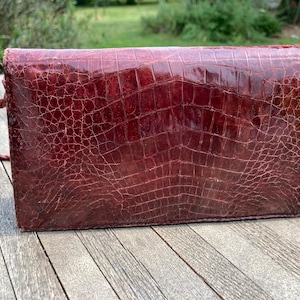 Sac Bandoulière Femme – Crocodile Uni Verni Noir – Taille Moyenne – Sangle Détachable