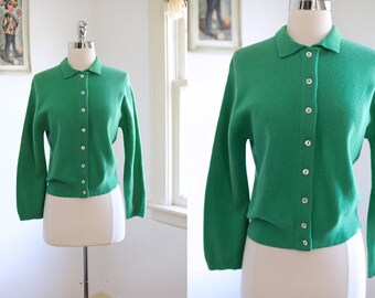 Vintage 1950s Wool Sweater - Jade Green Sweater Girl Cardigan w Carved Shell Buttons Size S to M