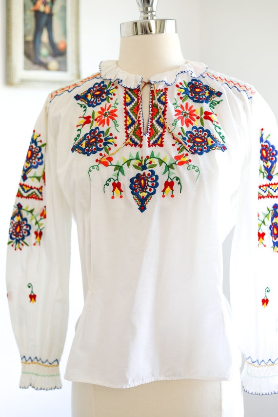 Vintage 1940s to 1950s Blouse - Hungarian Embroid… - image 4