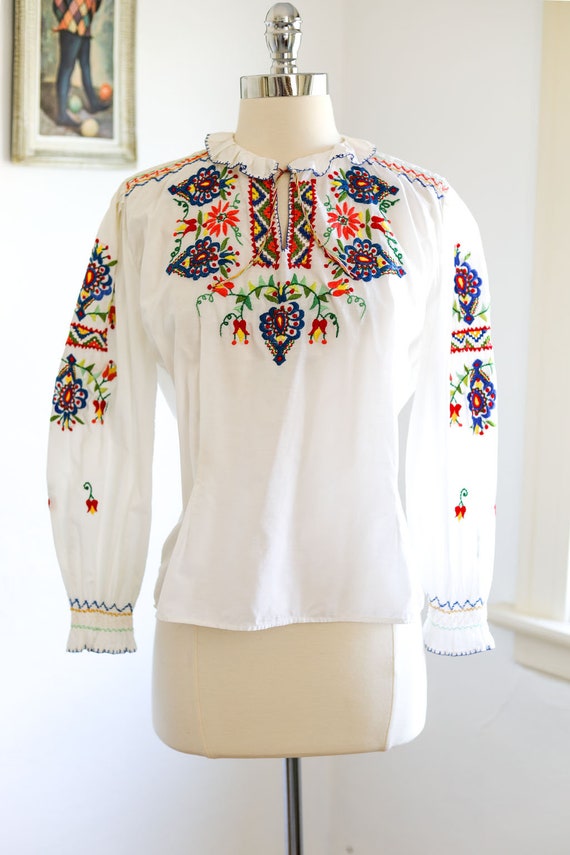 Vintage 1940s to 1950s Blouse - Hungarian Embroid… - image 3