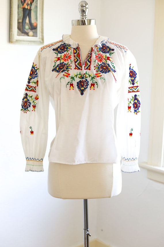 Vintage 1940s to 1950s Blouse - Hungarian Embroid… - image 5