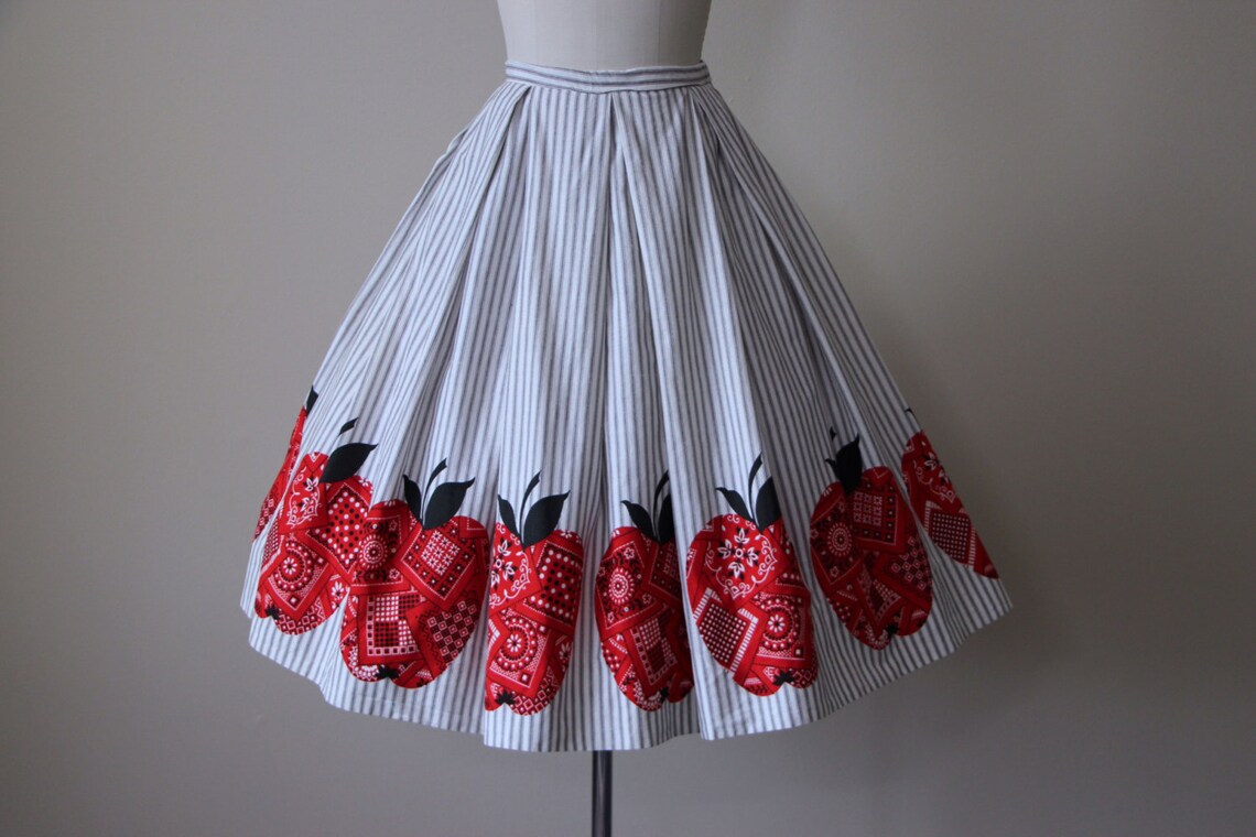 R E S E R V E D 50s Skirt Vintage Novelty Print Skirt Etsy