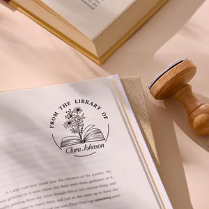 Gepersonaliseerde boekembosser – aangepaste bibliotheekstempel voor boekenliefhebbers, uit de bibliotheek van, ex libris-stempel, cadeau boekenliefhebber