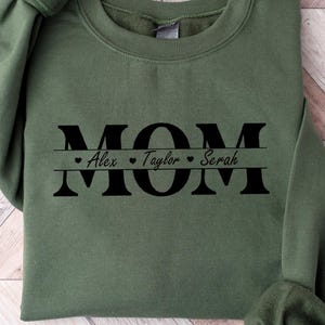 Custom Mama Sweatshirt with Kid Name, Personalized Mom Sweater, Minimalist Mommy Custom Gift for Mother, Custom Kid Name Shirt, Mother's Day