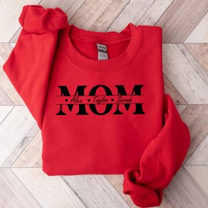 Custom Mama Sweatshirt with Kid Name, Personalized Mom Sweater, Minimalist Mommy Custom Gift for Mother, Custom Kid Name Shirt, Mother's Day
