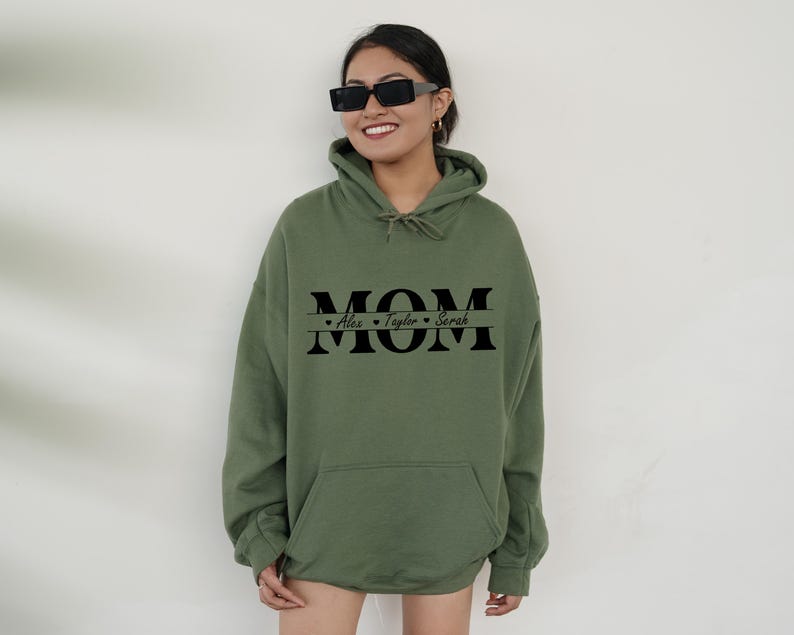 Custom Mama Sweatshirt with Kid Name, Personalized Mom Sweater, Minimalist Mommy Custom Gift for Mother, Custom Kid Name Shirt, Mother's Day