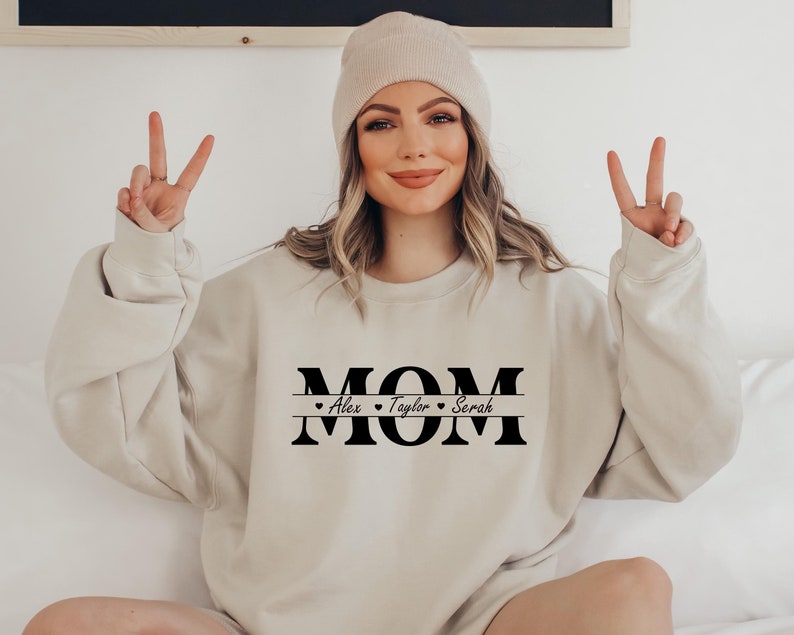 Custom Mama Sweatshirt with Kid Name, Personalized Mom Sweater, Minimalist Mommy Custom Gift for Mother, Custom Kid Name Shirt, Mother's Day