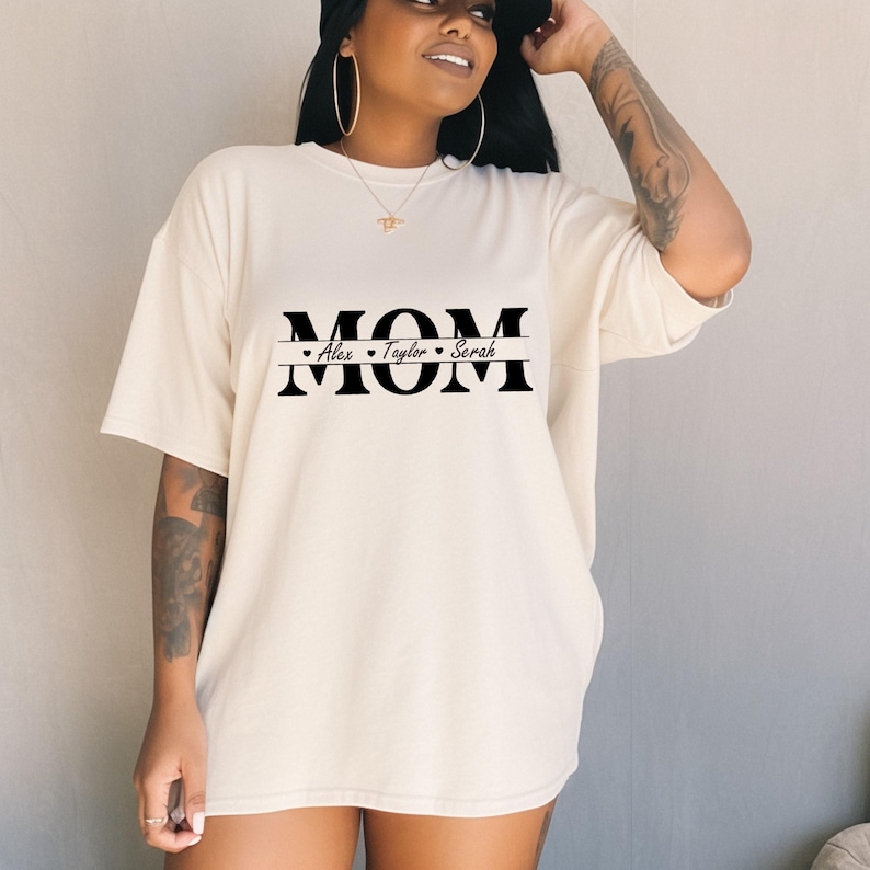 Custom Mama Sweatshirt with Kid Name, Personalized Mom Sweater, Minimalist Mommy Custom Gift for Mother, Custom Kid Name Shirt, Mother's Day