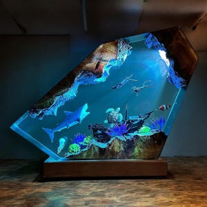 Great White Shark & Diver Lamp - Ocean Night Light, Free Diving Gift, Home Decor, Valentine’s Day Gift, Kids Room Light, Christmas Gift