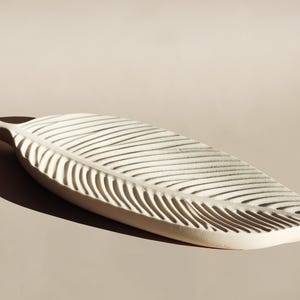 Bandeja de hojas de Serra/Bandeja decorativa/Bandeja para recoger todo/Bandeja de entrada/Bandeja para dormitorio/Hecha a mano/Decoración del hogar/Decoración moderna/Decoración de mesa