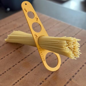 Mesure à spaghettis portions 1 à 4 personnes | Outil cuisine pratique | Doseur de pâtes design | Accessoire cuisine moderne