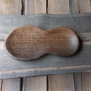 Handgesneden veeneiken kom: rustiek houten middelpunt (20 x 10 inch)